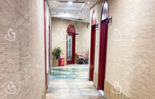 無(wú)錫麗都整形走廊環(huán)境實(shí)拍圖
