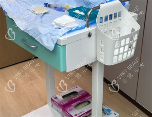 北京漾格医疗美容皮肤操作车