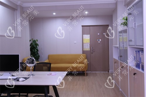成都友誼醫(yī)院疤痕科面診室環(huán)境一覽圖