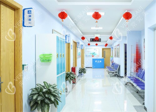 广州建国生殖健康医院护士站照片