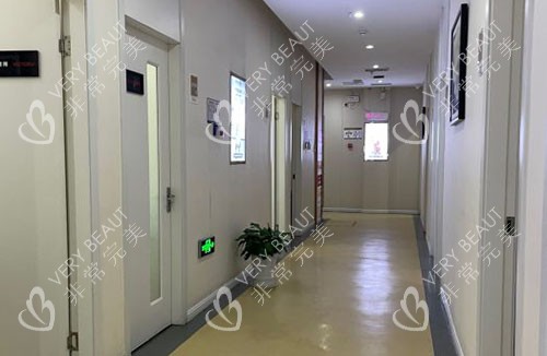 苏州维多利亚美容医院走廊环境图