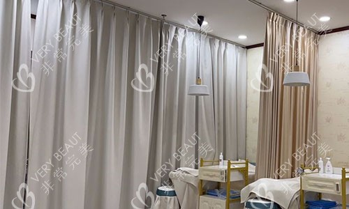 北京京城皮膚醫(yī)院診療室