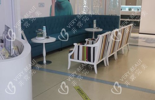 杭州瑞丽口腔等候区