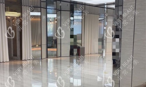 北京画美医院大厅展示图