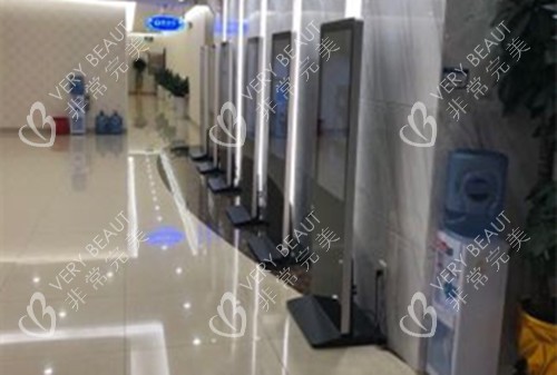 广州海峡整形内部过道环境