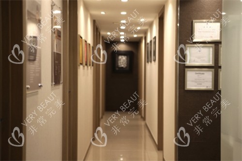 韩国min clinic皮肤科走廊环境