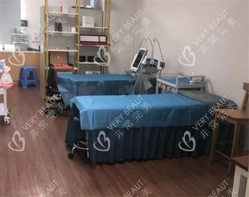 深圳港龙妇产医院检查室
