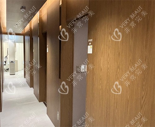 清潭minit医院走廊环境图