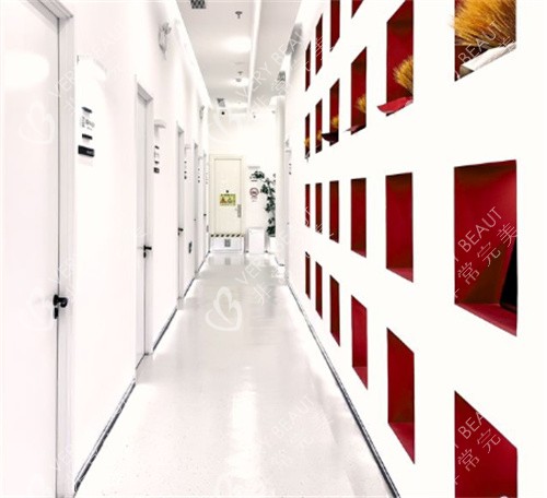 北京荔颜荔禾医疗美容院内走廊环境