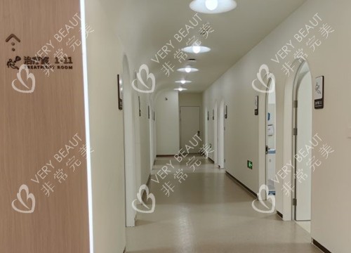 西安国 际医疗美容内部过道环境
