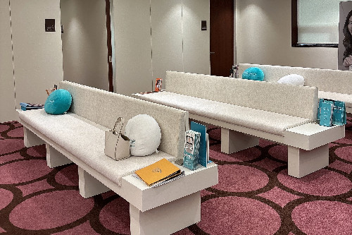 韓國(guó)Vmoment皮膚科候診區(qū)