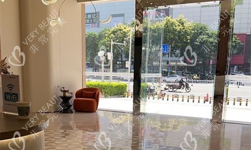 惠州鹏爱整形医院大厅区域 惠州鹏爱整形医院大厅区域