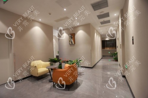 昆山玥美医疗美容医院候诊区 昆山玥美医疗美容医院候诊区