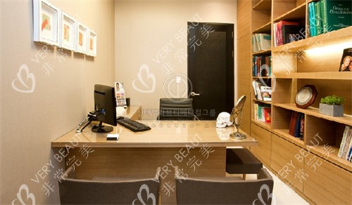 韩国新帝瑞娜整形面诊室一角 韩国新帝瑞娜整形面诊室一角