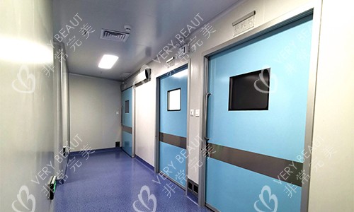 深圳宝丽整形手术室外