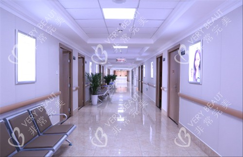 四川友谊医院整形科过道