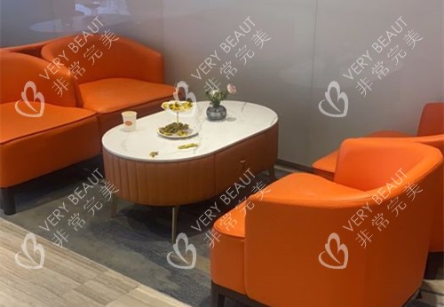 南京美贝尔整形大厅等候区环境