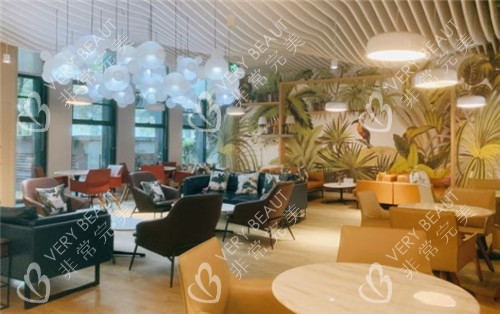 重庆松山医院大厅图