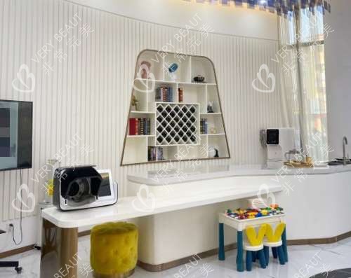 河源美斯嘉整形医院前台