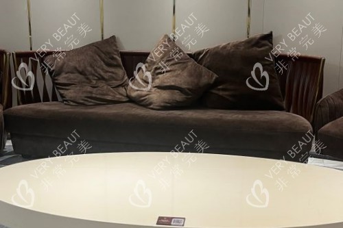 长沙亚韩医学美容医院等待区 长沙亚韩医学美容医院等待区