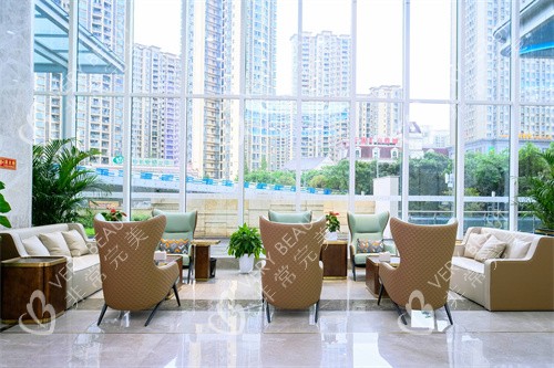 重庆星荣整形医院大厅休息区