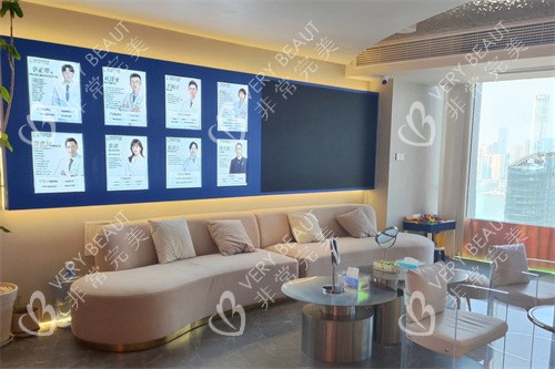 长沙梵汐医疗美容休息区医生介绍墙