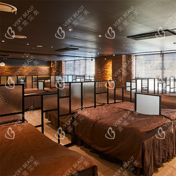 韩国Abijou雅秘珠皮肤科(江南店)等待区一角