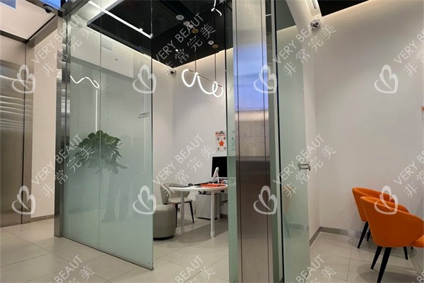 韩国弘大allline皮肤科商谈室