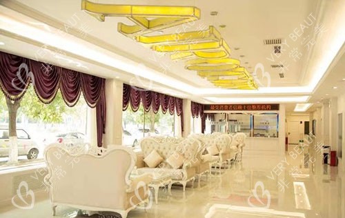 张家口维多利亚医疗美容一楼大厅环境实拍图 张家口维多利亚医疗美容一楼大厅环境实拍图