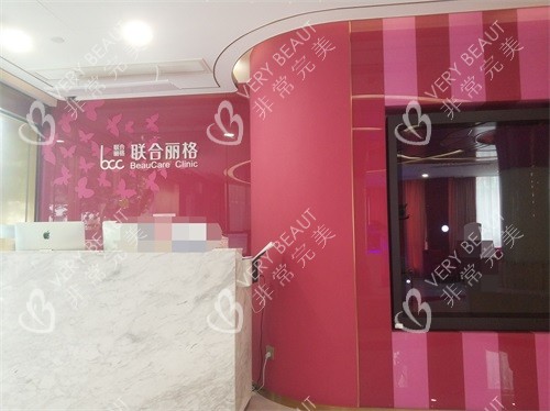 隆鼻鼻背假体前后对比图