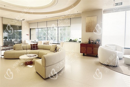 北京小芙医疗美容美观院区大厅休息区