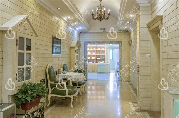 北京润美玉之光医疗美容等候区