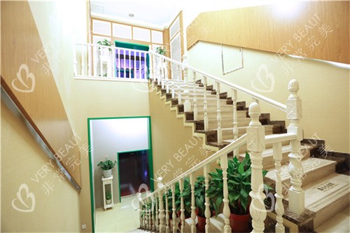 北京润美玉之光医疗美容楼梯