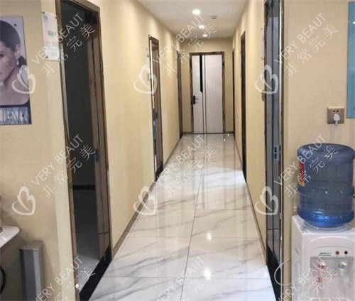 长春海峡医学美容医院走廊环境