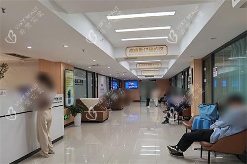 长沙中科皮肤病医院走廊环境.jpg 长沙中科皮肤病医院走廊环境.jpg