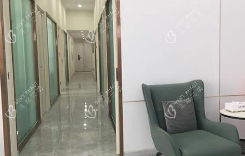 福州原生植发商谈室外景图.jpg